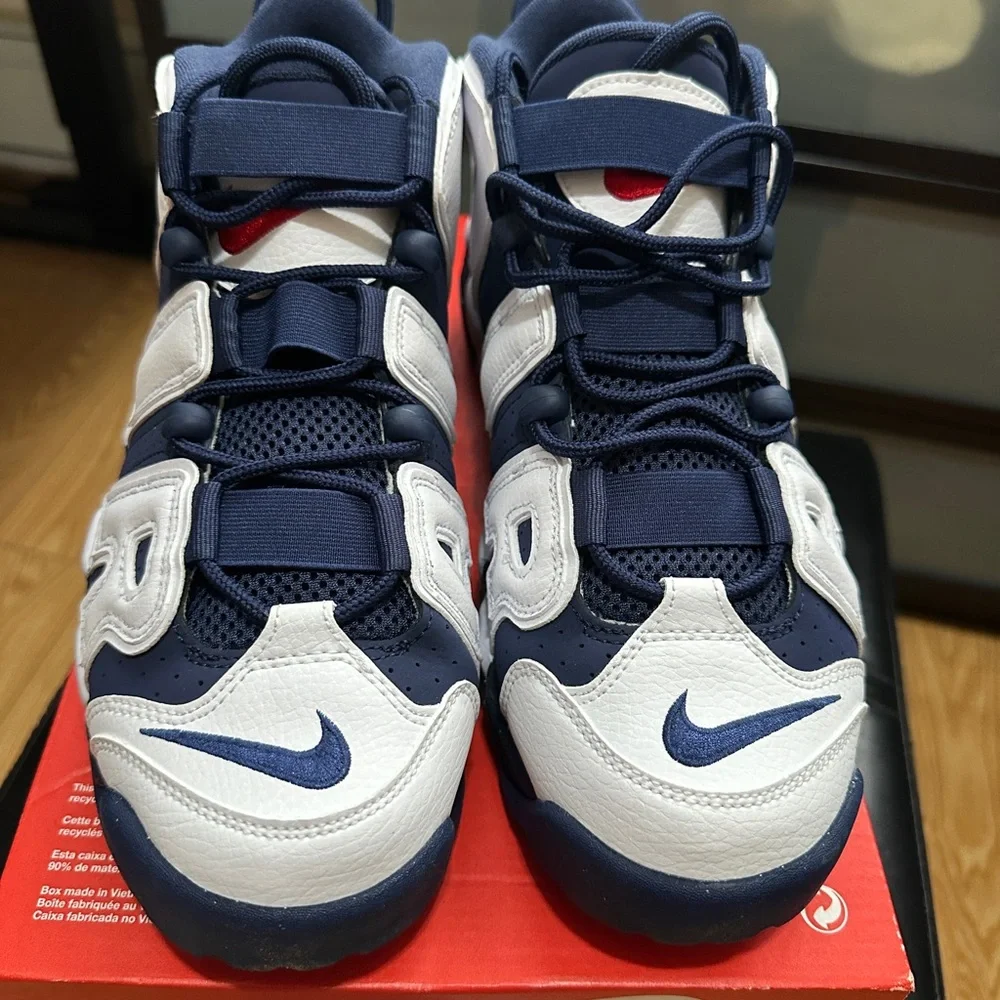 Nike Air Uptempo Navy and White Athletic Shoes - Picture 6 of 6